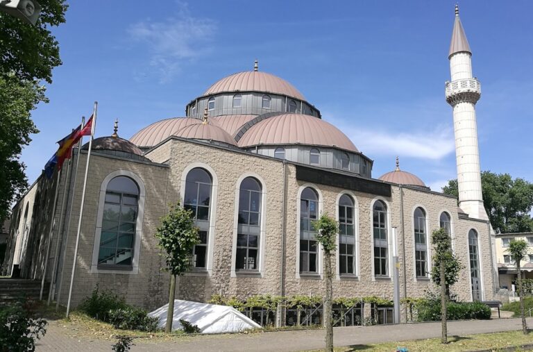 ditib-duisburg-zentralmoschee-3.jpg